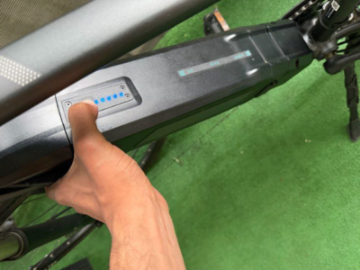 Vélo électrique tout chemin Riverside tout équipé
