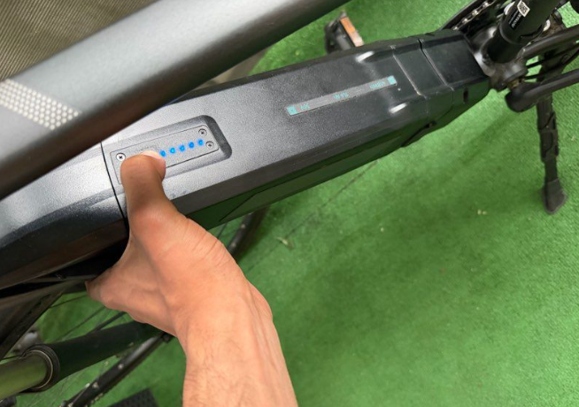 Vélo électrique tout chemin Riverside tout équipé
