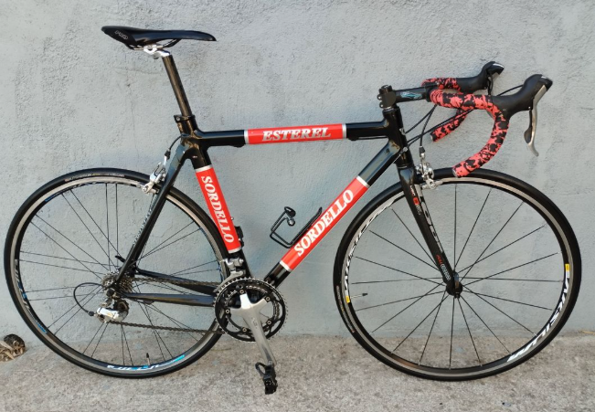 Vélo route en carbone et alu