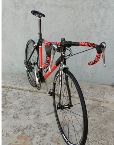 Vélo route en carbone et alu