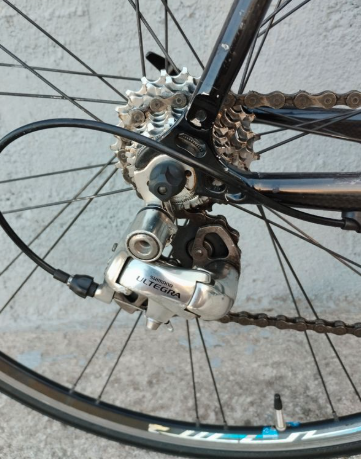 Vélo route en carbone et alu
