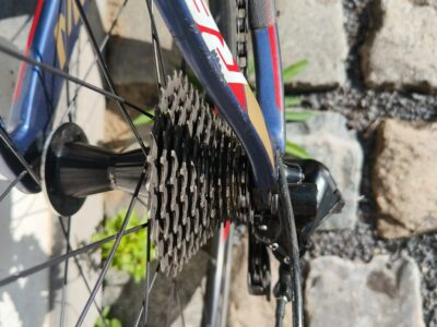 Vélo de route à réparer