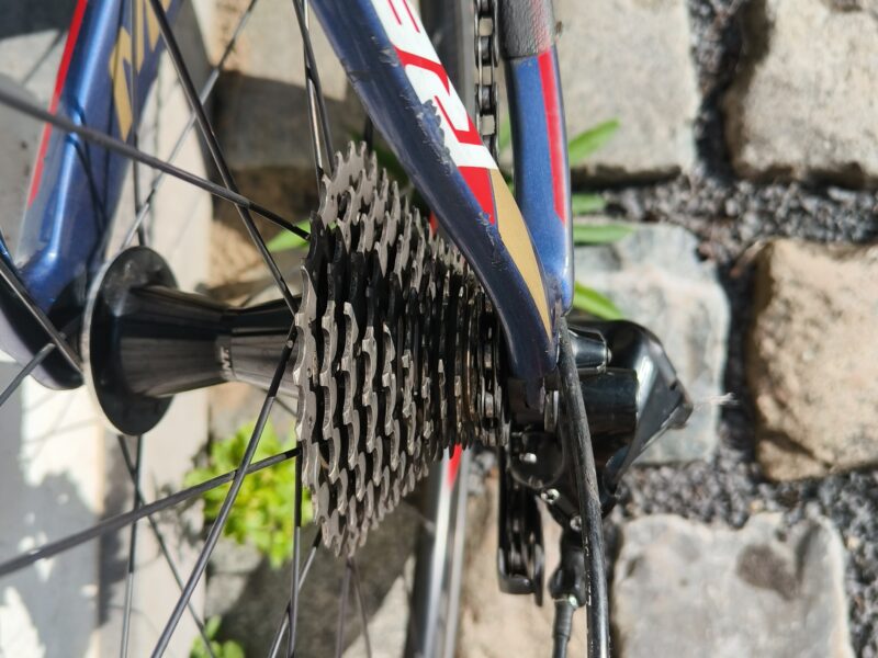 Vélo de route à réparer