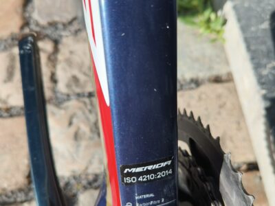 Vélo de route à réparer