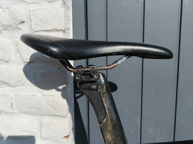 Vélo de route à réparer